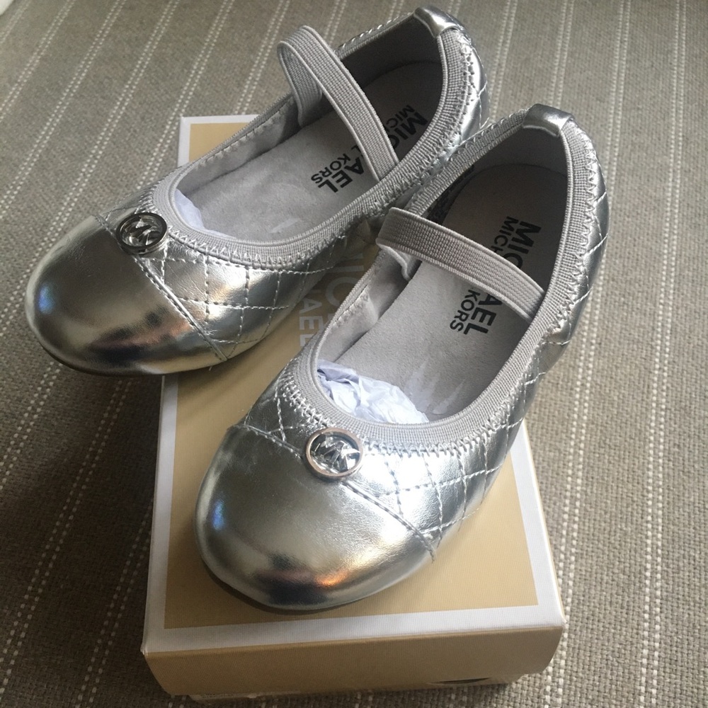 NIB MICHAEL KORS Authentic Youth Shoes Size 10